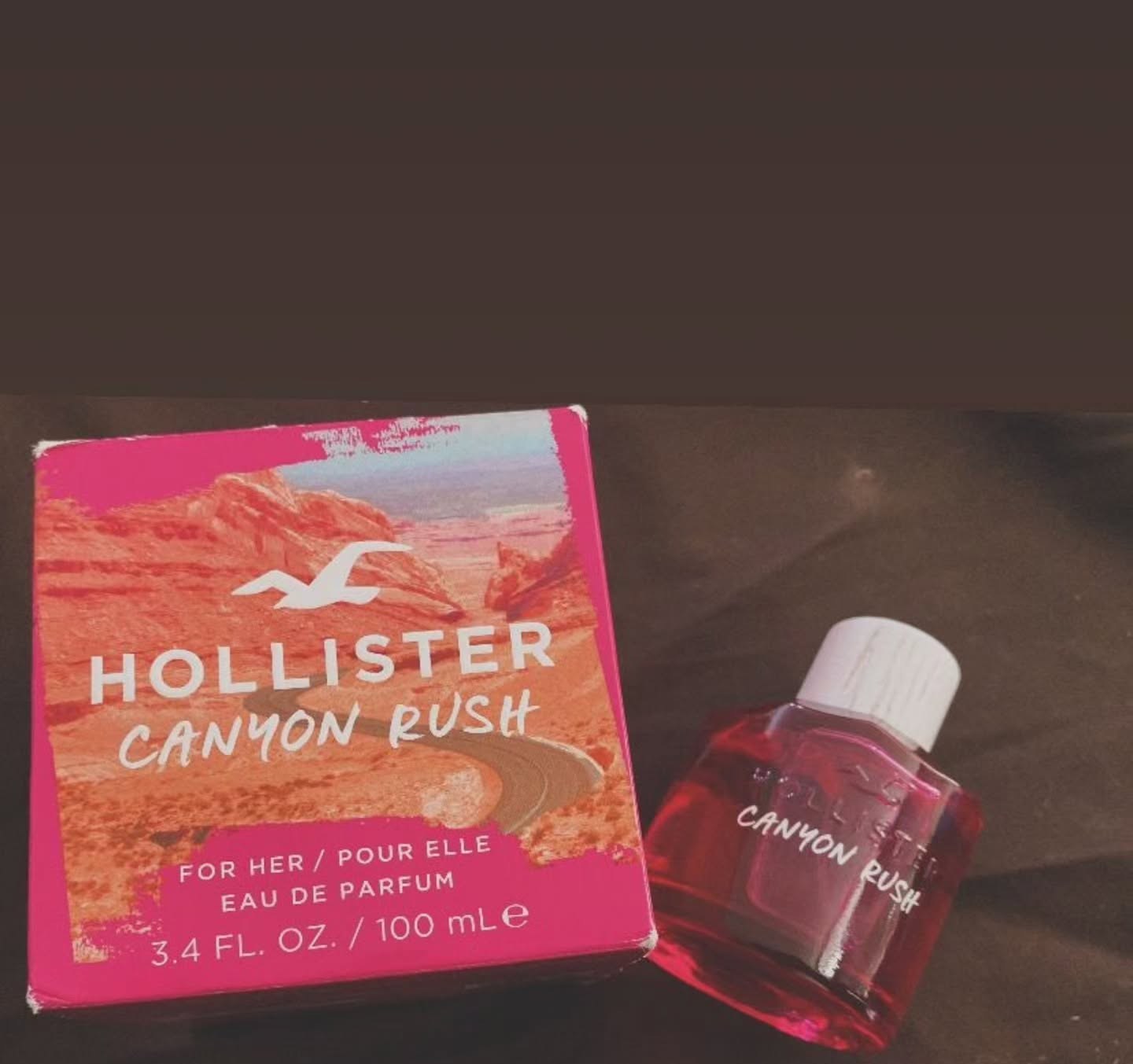 Caja y frasco del perfume Hollister Canyon Rush